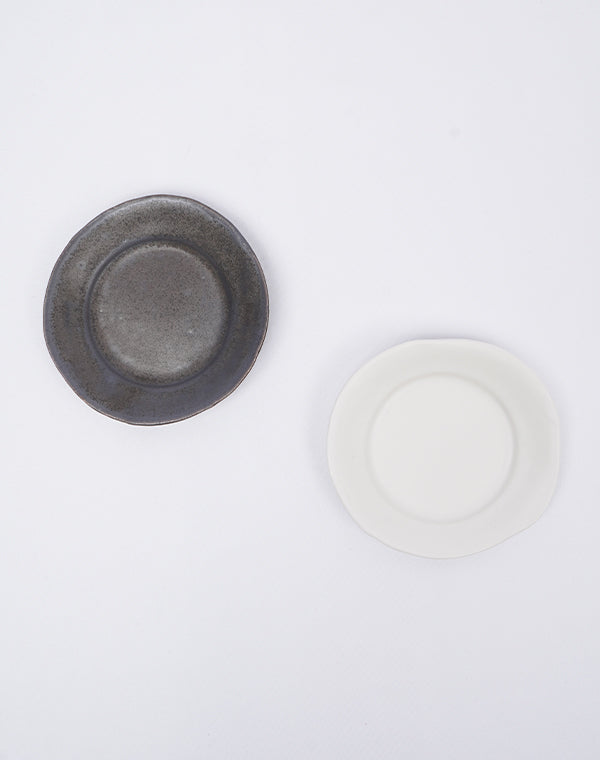 馬場勝文 / 黒釉リム豆皿 – satoseni online store /サトウセンイ