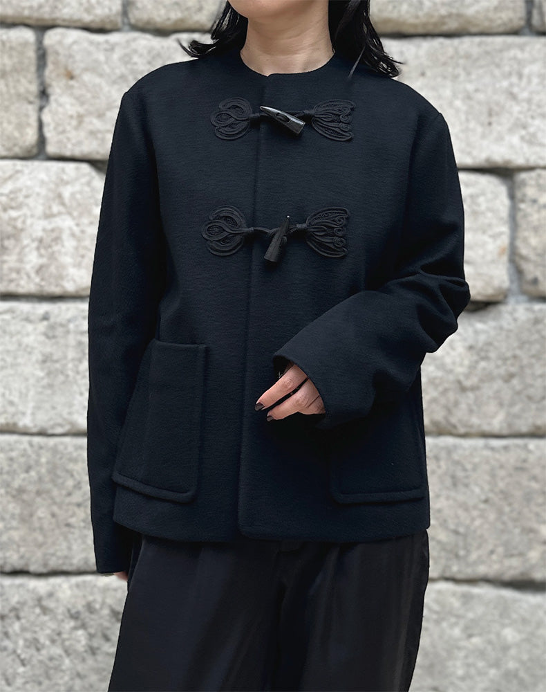 Mame Kurogouchi マメ クロゴウチ｜Cording Embroidery Short Duffle