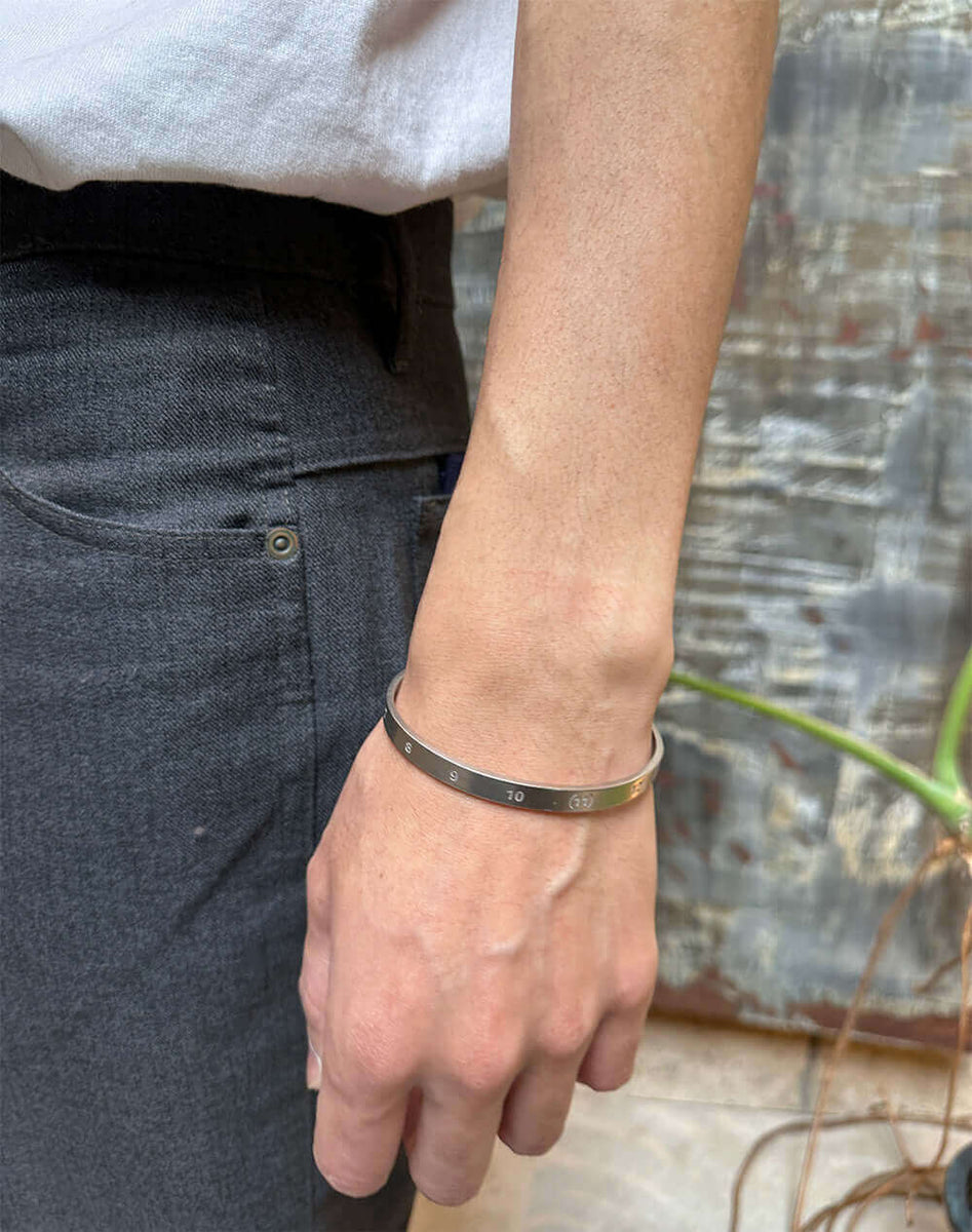 Maison Margiela メゾンマルジェラ｜NUMBERING CUFF BRACELET