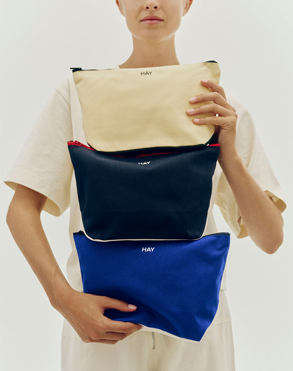 HAY / MULTI POUCH M エレクトリックブルー – satoseni online store