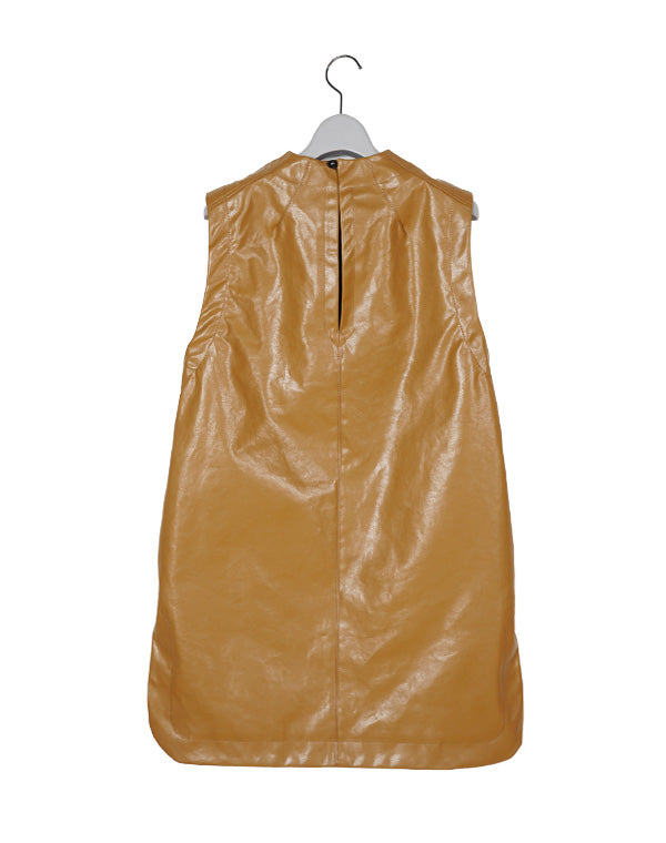 
                  
                    Load image into Gallery viewer, Coated Cotton Gabardine Shirt Vest / 309165241001
                  
                