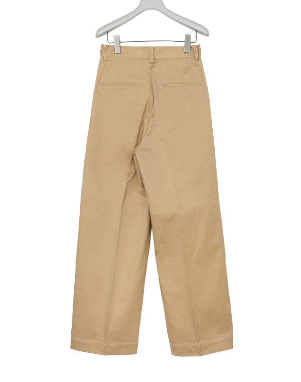 
                  
                    Load image into Gallery viewer, WASHED FINX CHINO ONE-TUCK PANTS / 315178251001
                  
                