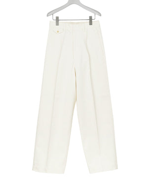 
                  
                    Load image into Gallery viewer, WASHED FINX CHINO ONE-TUCK PANTS / 315178251001
                  
                