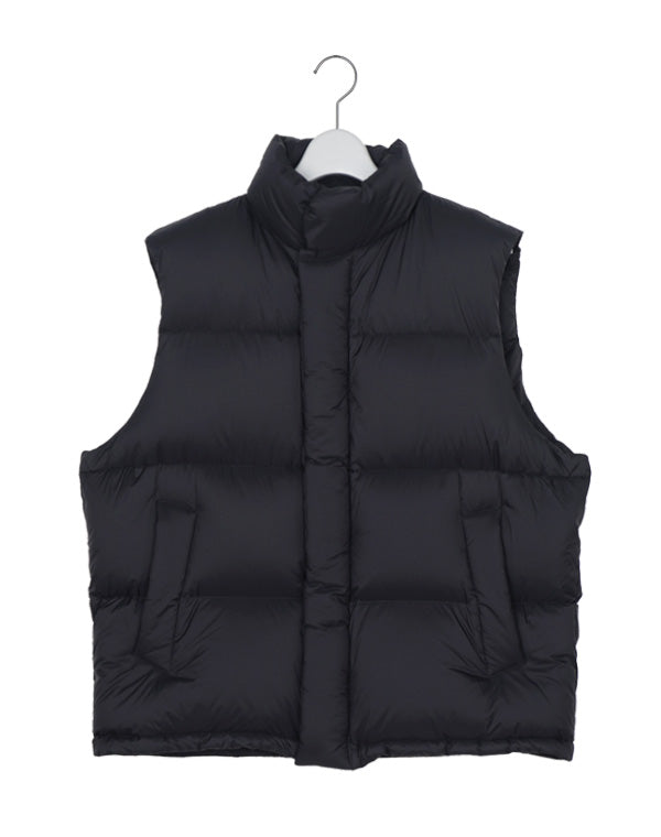 
                  
                    Load image into Gallery viewer, SUPER LIGHT NYLON RIPSTOP DOWN VEST / 309192242001
                  
                