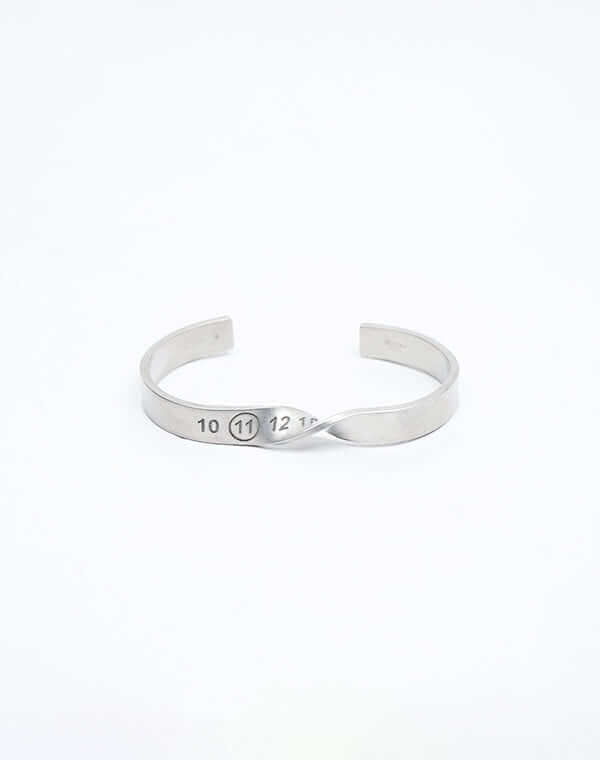 Maison Margiela メゾンマルジェラ｜TWIST NUMERI CUFF SM1UY0045｜GEA