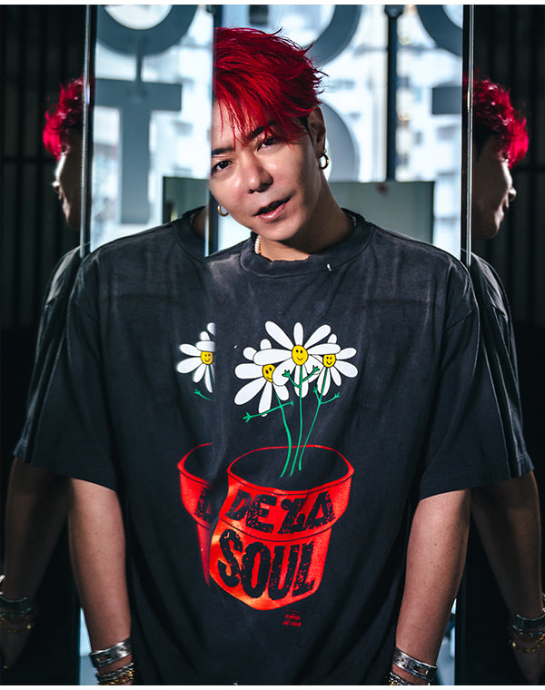 
                  
                    Load image into Gallery viewer, SM-HR1-0000-C18/DLS_SS TEE/DE LA SOUL/BLACK / 304231252008
                  
                