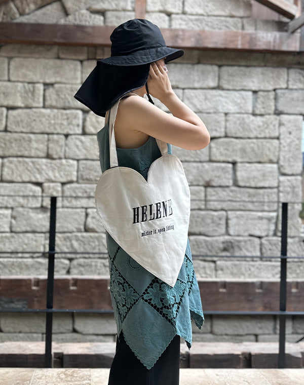 
                  
                    Load image into Gallery viewer, Sylvia-cami corduroy / 303817252003
                  
                