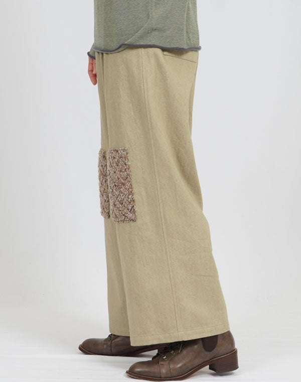 
                  
                    Load image into Gallery viewer, ニット使いデニムパンツ / BEA07473WA
                  
                