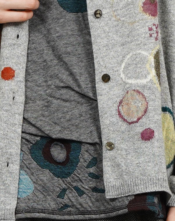 
                  
                    Load image into Gallery viewer, リバーシブルフラワープルオーバー / BEF01685WA
                  
                