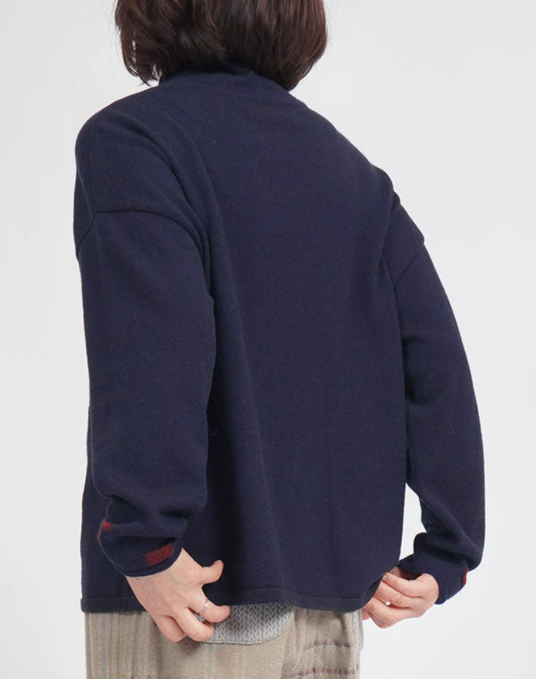 
                  
                    Load image into Gallery viewer, フラワープレート刺繍入りプルオーバー / BEF07611WA
                  
                