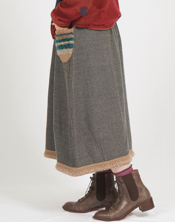 
                  
                    Load image into Gallery viewer, ウールコットンリバーシブルバルーンスカート / BEF07655WA
                  
                