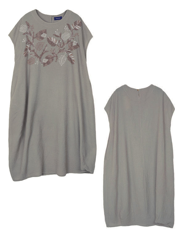 
                  
                    Load image into Gallery viewer, 製品染めリーフ柄刺繍入りキャップスリーブワンピース / BEF07658WA
                  
                