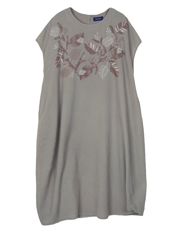 
                  
                    Load image into Gallery viewer, 製品染めリーフ柄刺繍入りキャップスリーブワンピース / BEF07658WA
                  
                