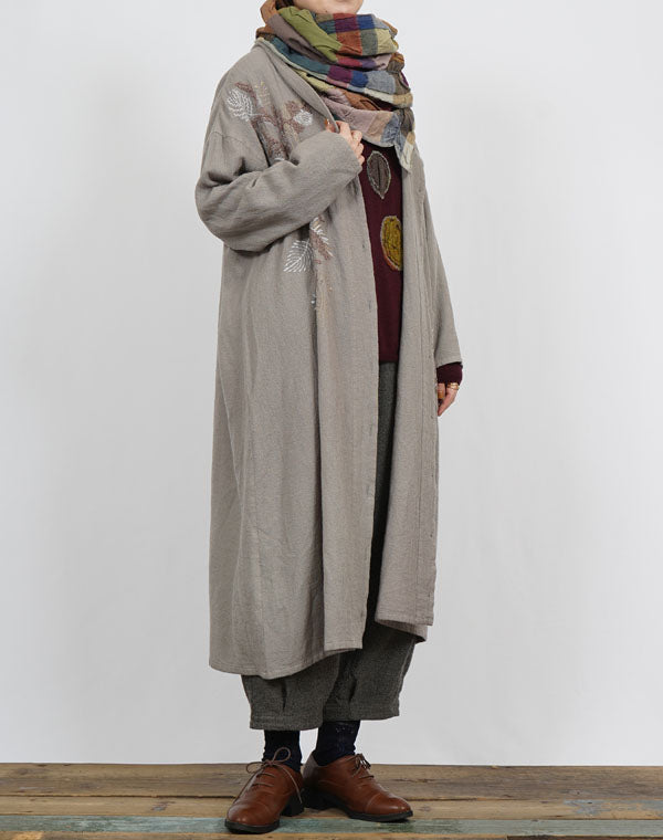 
                  
                    Load image into Gallery viewer, 製品染めリーフ柄刺繍入りシャツワンピース / BEF07660WA
                  
                