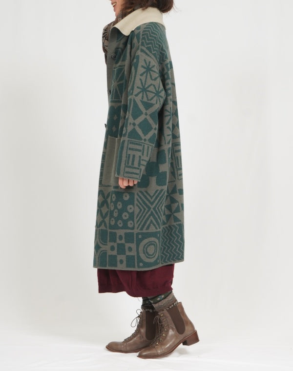 
                  
                    Load image into Gallery viewer, 幾何学タイル柄リバーシブルロングコート / BEF07642WA
                  
                