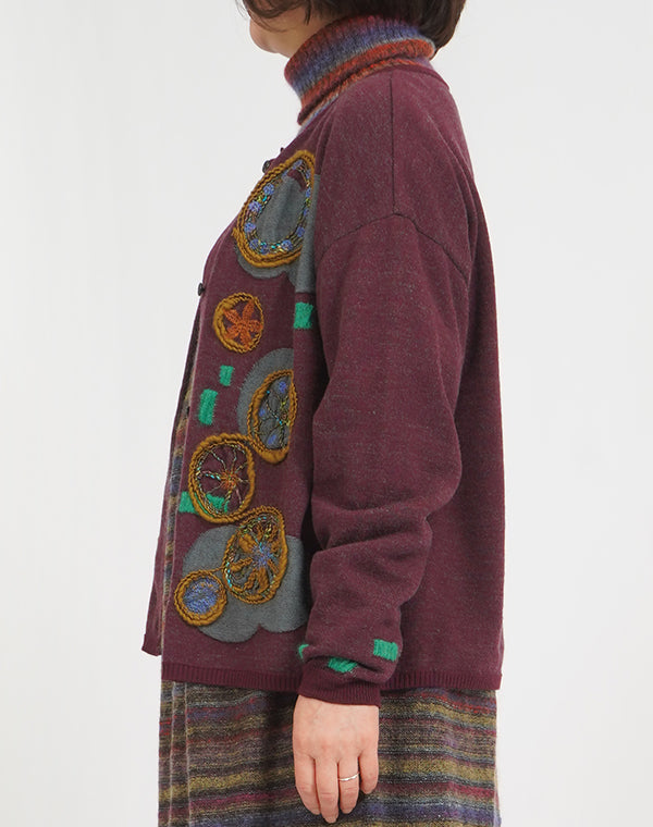 
                  
                    Load image into Gallery viewer, フラワープレート刺繍入りカーディガン / BEF07613WA
                  
                