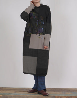 圧縮ウールひなた柄刺繍入りハイネックワンピース ｜FUGA FUGA｜佐藤