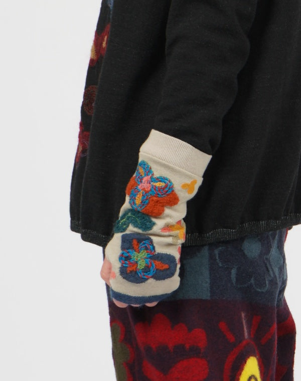 
                  
                    Load image into Gallery viewer, クローバー刺繍アームウォーマー / BEF01617WA
                  
                