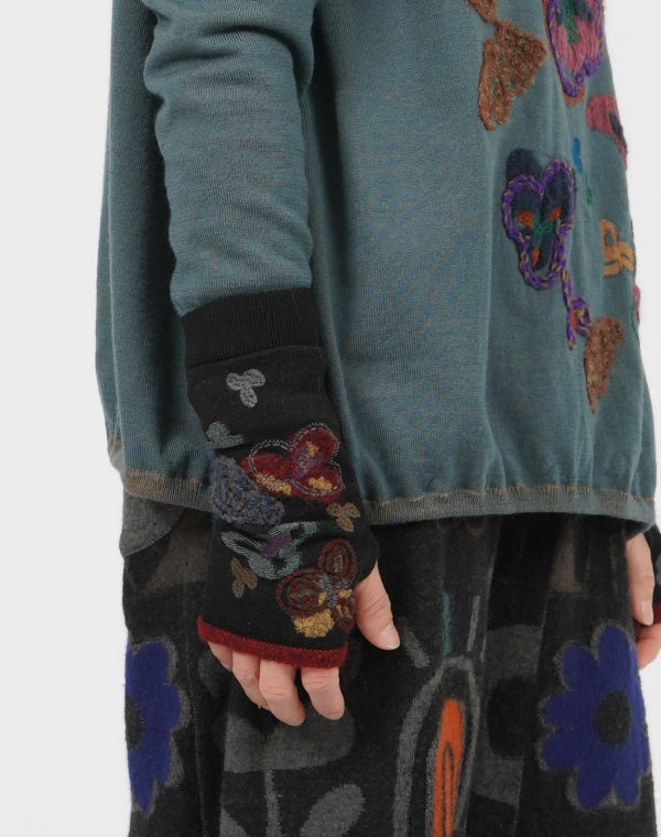 
                  
                    Load image into Gallery viewer, クローバー刺繍アームウォーマー / BEF01617WA
                  
                