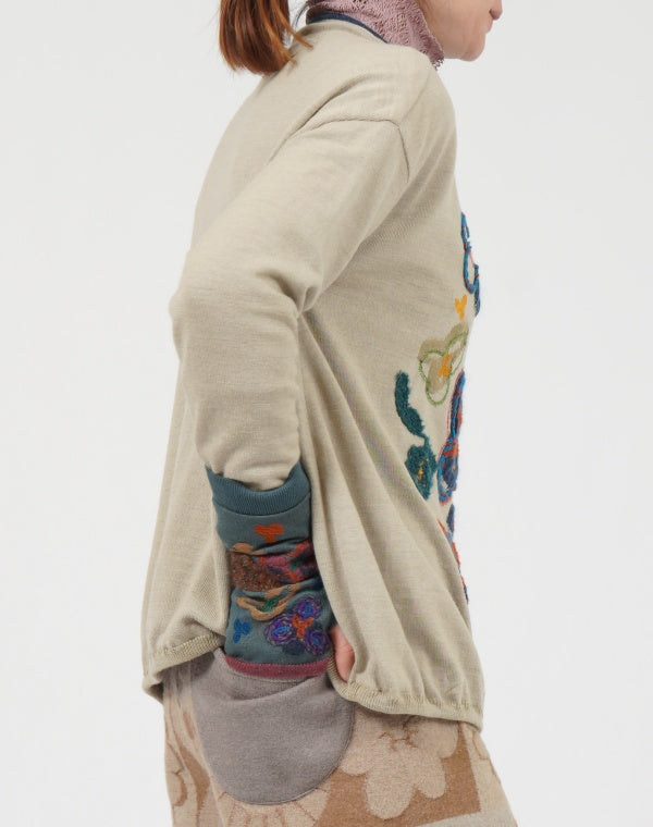 
                  
                    Load image into Gallery viewer, クローバー刺繍バルーンプルオーバー / BEF01611WA
                  
                