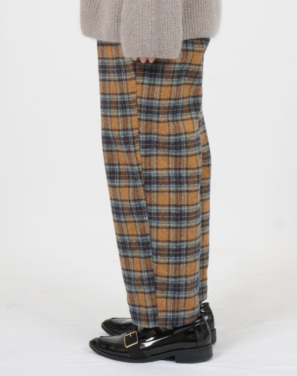 
                  
                    Load image into Gallery viewer, コットンチェックテーパードパンツ / BEF01680WA
                  
                