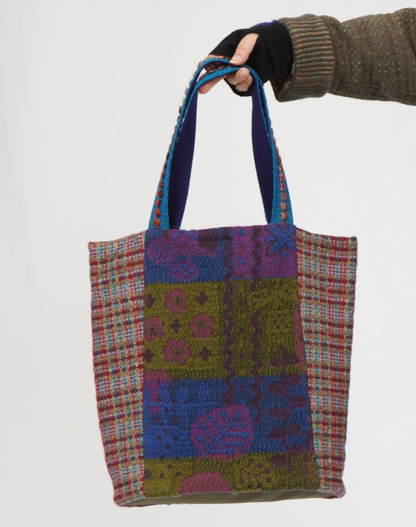 
                  
                    Load image into Gallery viewer, ロービングパッチワークトート / BEF01677WA
                  
                