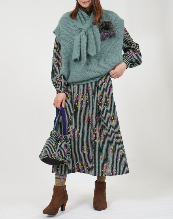 
                  
                    Load image into Gallery viewer, シルクモヘヤ畦ベスト / BEF01657WA
                  
                