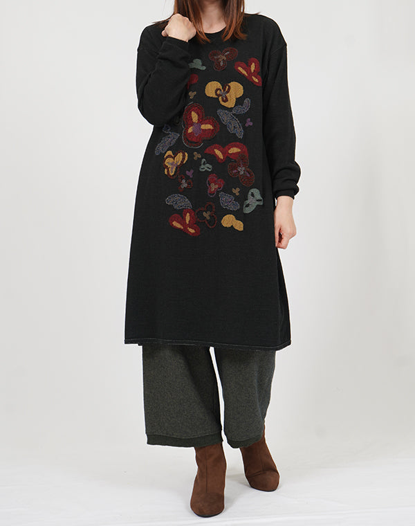 
                  
                    Load image into Gallery viewer, クローバー刺繍ワンピース / BEF01612WA
                  
                