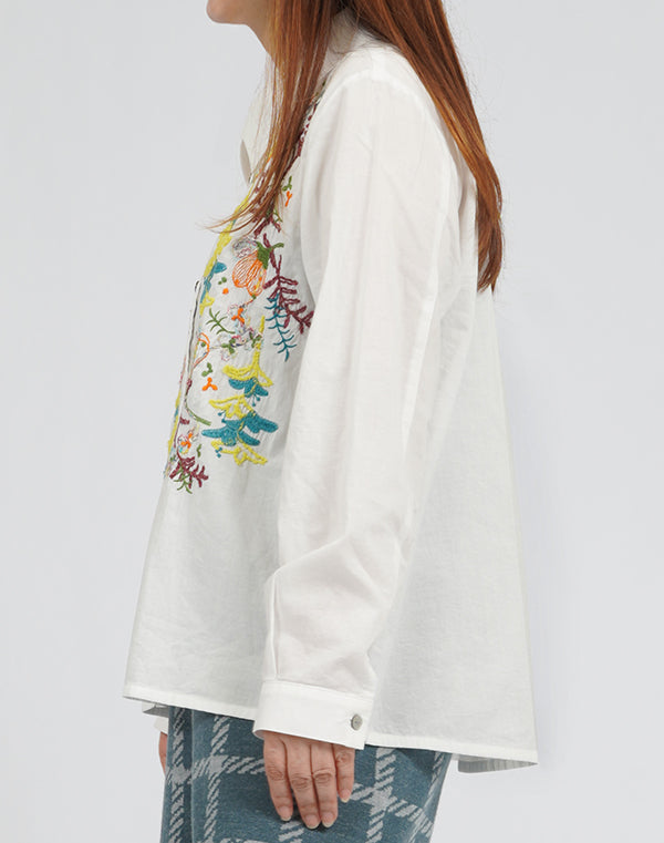 
                  
                    Load image into Gallery viewer, 花刺繍ローンブラウス / BEA01498WA
                  
                