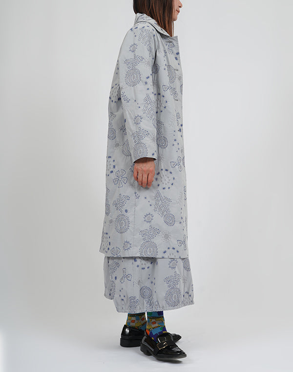 
                  
                    Load image into Gallery viewer, 刺し子柄ストレッチギャザー衿コート / BEA01482WA
                  
                