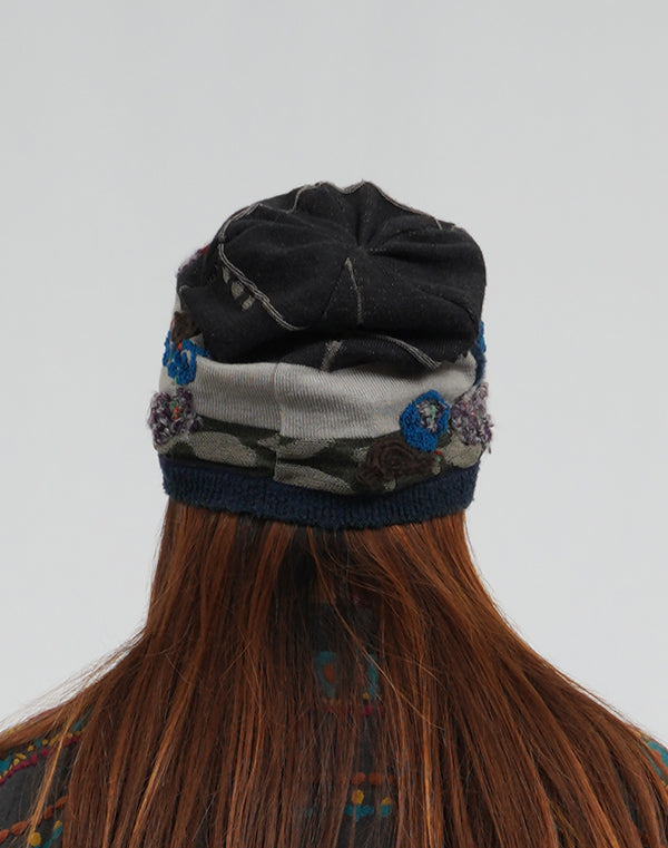 
                  
                    Load image into Gallery viewer, フラワーベース刺繍ニット帽 / BEA01418WA
                  
                