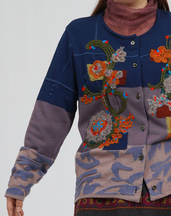 
                  
                    Load image into Gallery viewer, フラワーベース刺繍カーディガン / BEA01416WA
                  
                