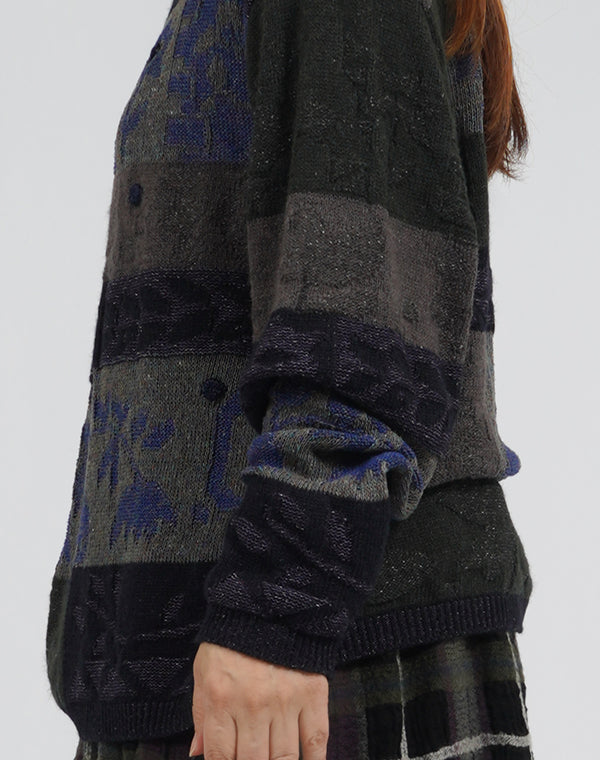 
                  
                    Load image into Gallery viewer, トライバル柄プルオーバー / BEA01436WA
                  
                