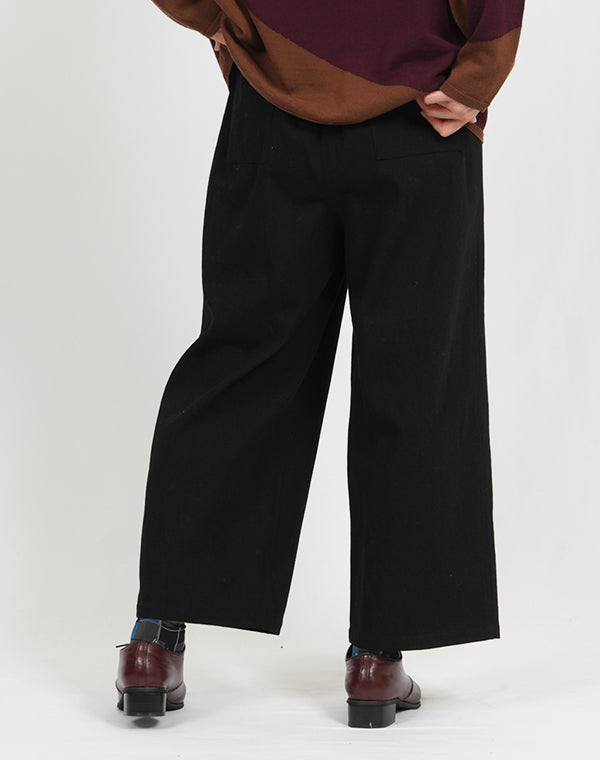 
                  
                    Load image into Gallery viewer, ニット使いデニムパンツ / BEA07473WA
                  
                