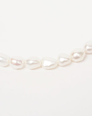 
                  
                    Load image into Gallery viewer, CLASSIC PEARL NECKLACE / 350184242003
                  
                