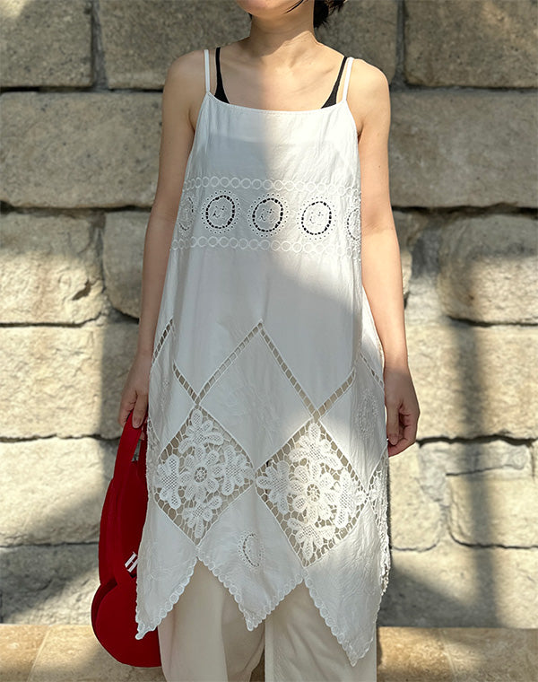 
                  
                    Load image into Gallery viewer, Sylvia-cami / 303817252002
                  
                