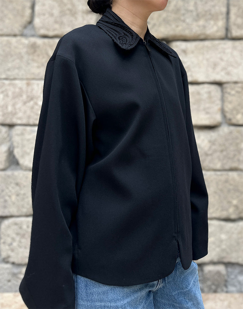 
                  
                    Load image into Gallery viewer, Wool Venetian Embroidery Collar Jacket / 313165252002
                  
                