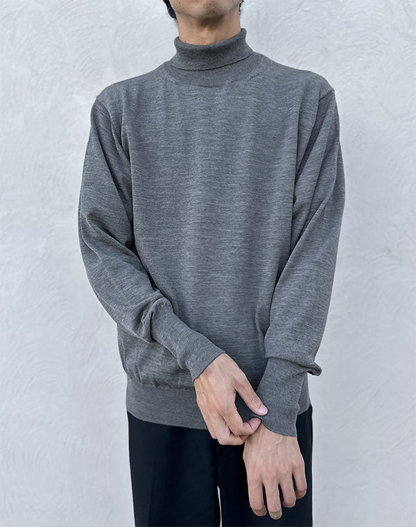 
                  
                    Load image into Gallery viewer, Men BABY WOOL TURTLE NECK / 301335252001
                  
                