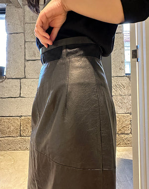 
                  
                    Load image into Gallery viewer, LEATHER SKIRT / 320297242001
                  
                