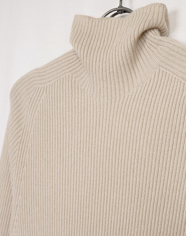 
                  
                    Load image into Gallery viewer, silk cashmere turtle neck pullover / BEA24501LH
                  
                