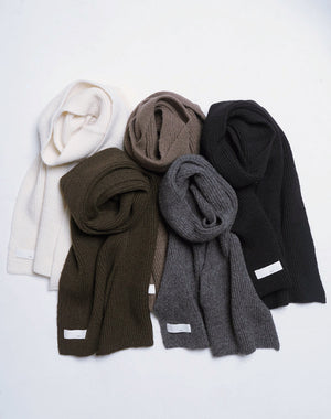 
                  
                    Load image into Gallery viewer, SHION Knit muffler / JJA19402UA
                  
                