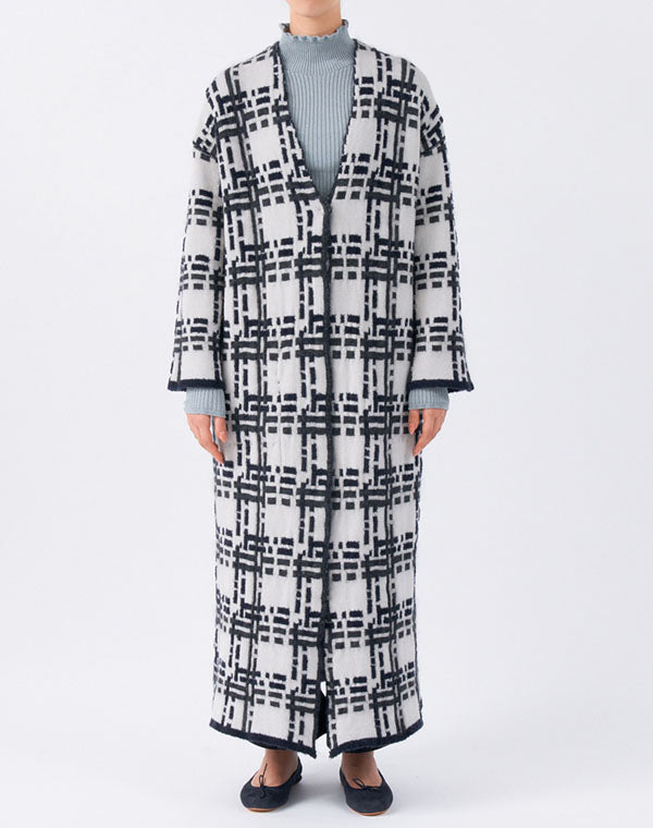 
                  
                    Load image into Gallery viewer, 【SALE】kone - ジャガードリバーシブルガウンコート / BAA13405WA
                  
                