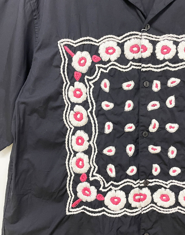 
                  
                    Load image into Gallery viewer, 【SALE】Bandana Hand Embroidery Shirt / 311846231004
                  
                