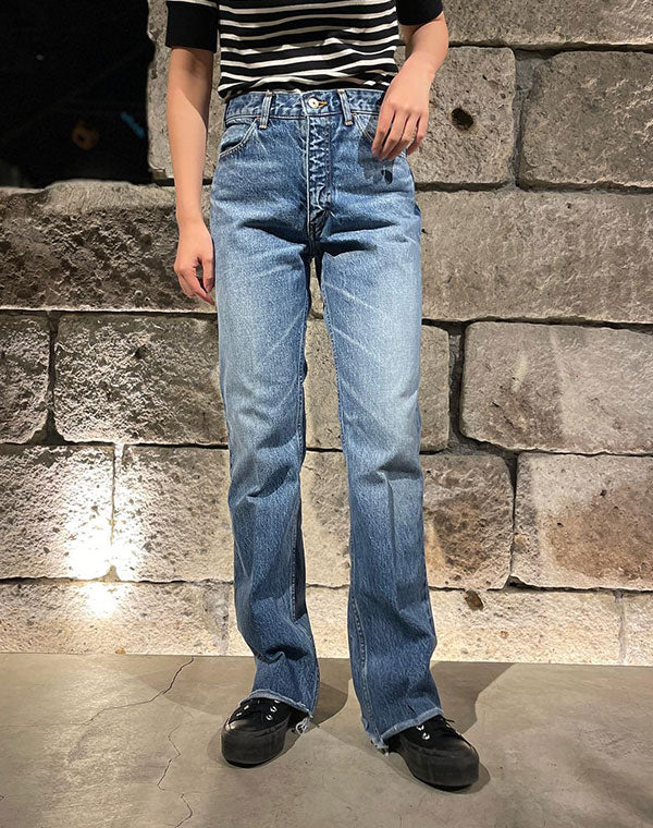 
                  
                    Load image into Gallery viewer, 002 FLARE DENIM
                  
                
