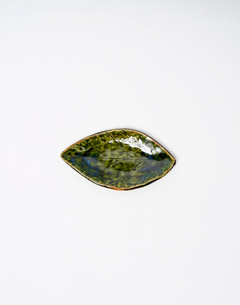 織部 木ノ葉 小皿 土をスライス状に切って成形した葉っぱの形の