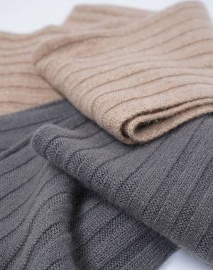 
                  
                    Load image into Gallery viewer, Cashmere Knit muffler / BAA19405UA
                  
                