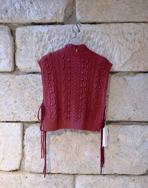 
                  
                    Load image into Gallery viewer, 【SALE】Floral Motif Hand-Knitted Vest - bordeaux / 301165222003
                  
                