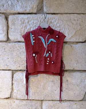 
                  
                    Load image into Gallery viewer, 【SALE】Floral Motif Hand-Knitted Vest - bordeaux / 301165222003
                  
                